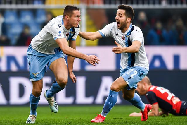 媒体人：新疆球员刘懿霆在体测中膝盖受伤